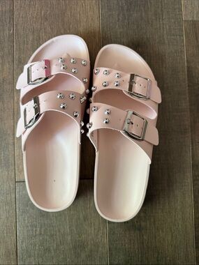 Light baby pink buckle sandals